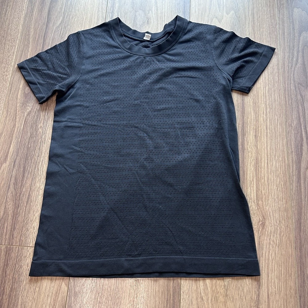 Lululemon Shirt Womens 4 Black Breeze By Short Sleeve Gym Athleisure Workout